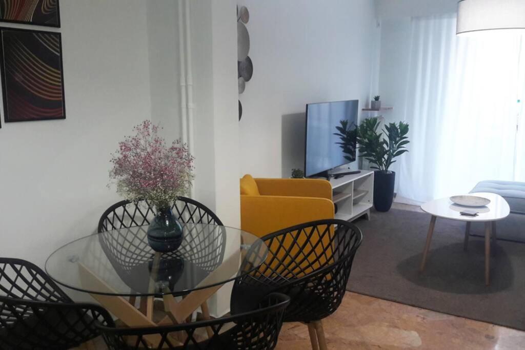 شقة Elegant & Charming Apt. In The Hilton Area أثينا المظهر الخارجي الصورة